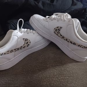 Nike tennis shoes